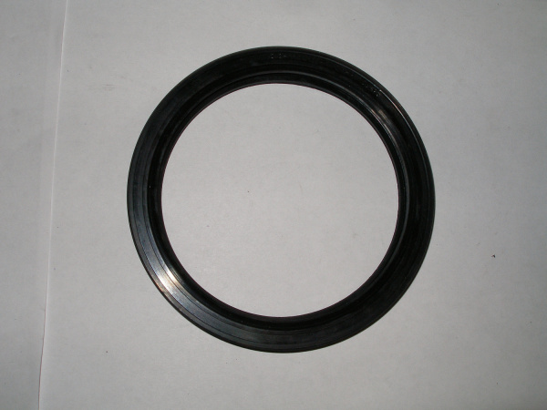 110-135 сальник зад.к/в Д-260 "Чайковский"