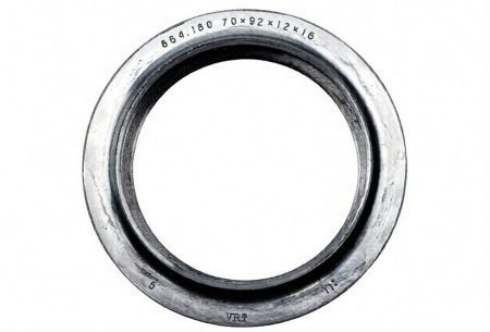 70-92 сальник 864180 КПП  КамАЗ "Чайковский"