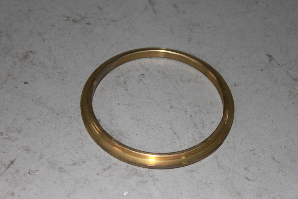 Кольцо к/вала 240-1005600 с бурт. "ЯМЗ"