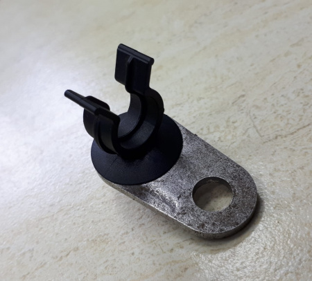 Кронштейн трубки подачи топлива  4943731