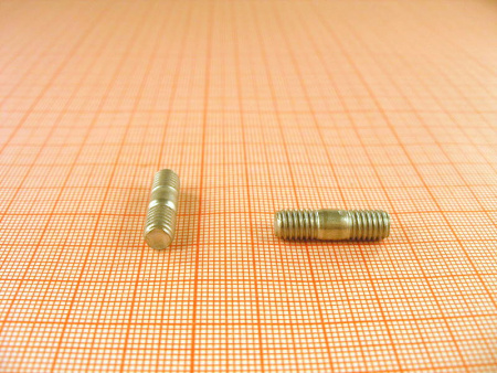 Шпилька М6х12 нижней крышки КПП